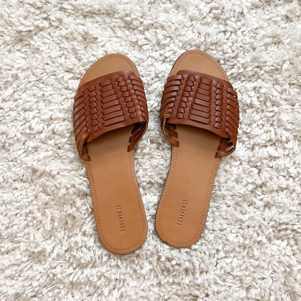 FOREVER 21 sandals
